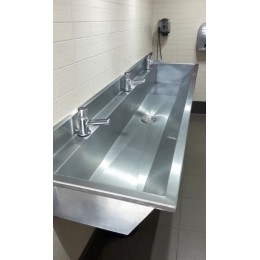 Lavatório Coletivo Com Bancada Para 3 Torneiras 1,50m - Construinox